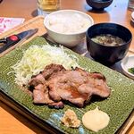 大衆食堂 てんぐ大ホール - 生姜焼き定食