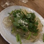 ぐりこ - パクチーと春雨のニンニク炒め