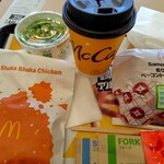 マクドナルド - カフェラテとシャカシャカチキンとサムライマックとエダマメコーンです
