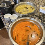 クンテープ - トムヤムクンとグリーンカレー