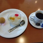 中国料理 茂住 - 杏仁豆腐、ゴマ団子、コーヒー