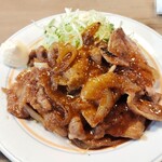 とんかつ喜多八 - しょうが焼きは豚肉4枚と玉ネギ