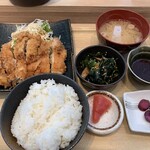 まごころ食堂 - 全体図。小鉢とひとくちタラコも嬉しい