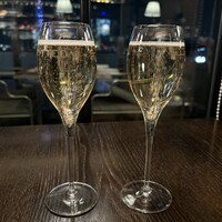 R restaurant & bar - 