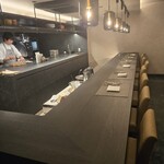 銀座 和食 吉乃 - スタイリッシュなカウンター