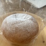 パンとエスプレッソと花束を - クリームパン330円　ズッシリ重い！(まだ食べる前)