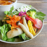 MaSiLo cafe - スープも付いてサラダも更に魅力的です♪