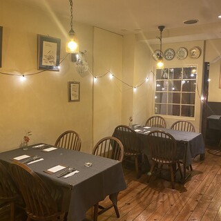 地下のイタリアン落ち着いた店内でごゆっくりと