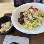 すき家 - 料理写真:チキンお食事サラダ+ささみチキン単品
650円+280円