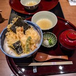 博多水炊き・鶏すき鍋 西新初喜 - 