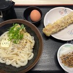手打十段 うどんバカ一代 - 釜バター・ちくわ天・おにぎり