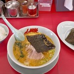 山岡家 - 半ライス、特製味噌チャーシュー麺、のり5枚