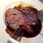 サラマンジェ・ヒロ - デミソース　割ったもの