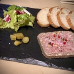 土佐あかうしとワイン プティ・ヴェール - パテ ド カンパーニュ 