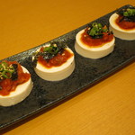 炭火焼肉・韓国料理 KollaBo 赤坂2号店 - 自家製豆腐の韓国風冷奴(\780-)