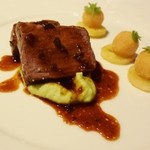 ラ メゾン ドゥ グラシアニ - 鹿児島中山黒牛フィレ肉のロティ　枝豆のピュレと実山椒の香るジュ