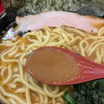 豚骨醤油ラーメン 王道家 柏店 - 