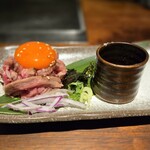 万両 - レアステーキユッケ風味(売切御免)