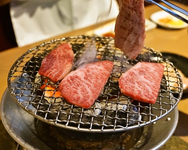 炭の焼肉 圭>