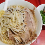 ラーメン二郎 - ラーメン半分＋青ネギショウガ半分炙