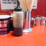 ラーメン二郎 - 卓上調味料