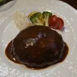 キッチン ブルー グローブ - ハンバーグのアップ