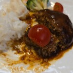 キッチン ブルー グローブ - トマトを添えて