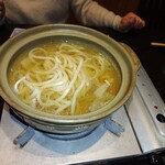 やっちろ - 締めのうどん　　多分冷凍だとおもうけど、クタクタのうどんよりはマシだと思います
