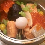 御食事処 サニー - 鮭といくらの親子釜飯アップ