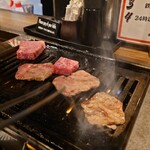 黒毛和牛とタンとハラミ 焼肉ごりちゃん - 