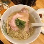 川の先の上 - 塩ラーメン♡チャーシュー2種類入ってます♬.*ﾟどちらも美味しいー(*≧艸≦)