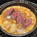 焼肉 よいん - 赤身ステーキのふわふわ卵とじ