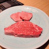 TANAKA YAKINIKU RESTAURANTE - 厚切り牛タンとシャトーブリアン