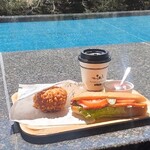 ベーカリー＆テーブル 東府や 足湯カフェ - 