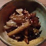 鉄塔文庫 - 東大崎産うどのきんぴら（250円）