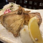 さかなの台所 オリエンタル - マグロの脳天の塩焼き¥780