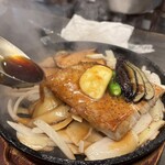 さかなの台所 オリエンタル - オリエンタルの新名物マグロのガーリックステーキ¥780