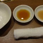 焼肉 鶯谷園 - テーブルセット