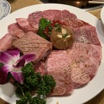 炭火焼肉 新宿 柳苑 - 