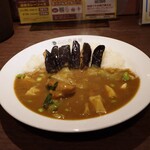 CoCo壱番屋 - 料理写真:チキンと春の彩りカレー プラスなす