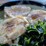 ヨコクラうどん - 鶏チャー葱炙油うどん