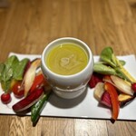 ヴィネリア・タユート - 