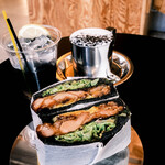 バイ ブック アンド ベッド トウキョウ - チキンサンド