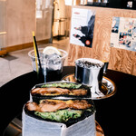 バイ ブック アンド ベッド トウキョウ - チキンサンド