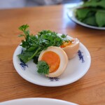 フォー ラスカル - 煮玉子とコリアンダー