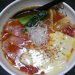 麺屋 富貴 - トマトラーメンはミネストローネ風のスープでラーメンというイメージと違いました。