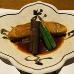 魚料理専門 魚魚一 - カラスガレイの煮付け