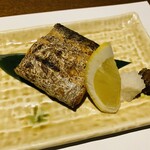 魚料理専門 魚魚一 - 太刀魚の塩焼き
