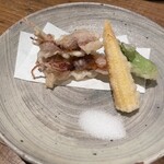 こへると - 揚物
      蛍鳥賊と山菜の天ぷら