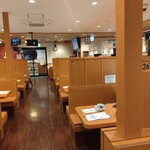 無添くら寿司 - 店内。